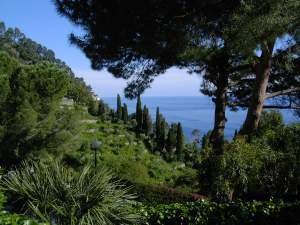 Xtrallusion photo library of independent, self-guided walking and sightseeing holidays in Italy. Pictures, images, photos and photographs taken along the way of this 1-day walking itinerary, to give you a visual impression of the day's walk.